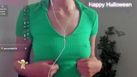 Snapshot of natural_form chatting on 29, 10, 2025 peach online show from 29, 10, 2025