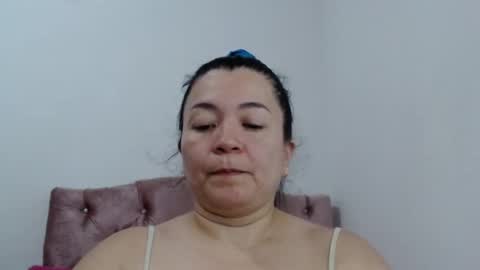 Snapshot of naturally_mature chatting on 23, 9, 2025 Sammy online show from 23, 9, 2025