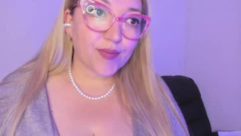 Snapshot of naty__mature_ chatting on 1, 11, 2025 Nataly online show from 1, 11, 2025