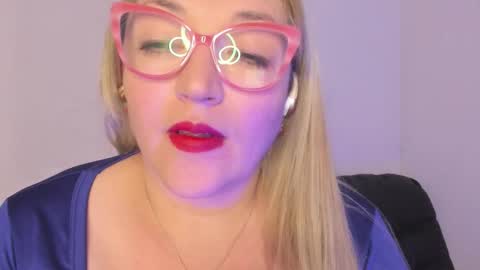 Snapshot of naty__mature_ chatting on 12, 11, 2025 Nataly online show from 12, 11, 2025