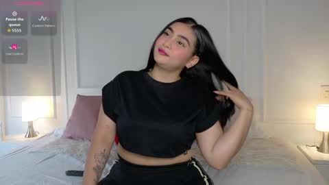 naty_model25 online show from 6, 4, 2026