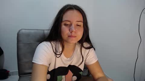 Snapshot of natyscoth chatting on 18, 10, 2025      online show from 18, 10, 2025