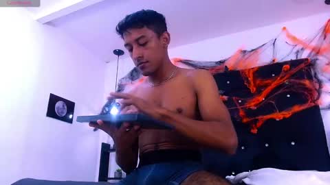 natzuki_ online show from 22, 10, 2025