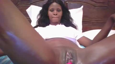 Snapshot of naughty_babe000 chatting on 8, 2, 2025 alisha online show from 8, 2, 2025