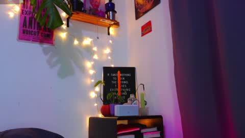 Em  please help me reach 100 thumbs up 3 online show from 21, 1, 2025