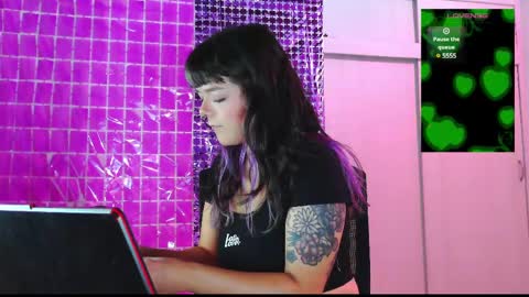 Em  please help me reach 100 thumbs up 3 online show from 6, 3, 2025