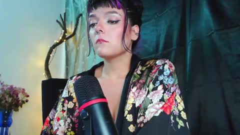 Snapshot of naughty_em_17 chatting on 8, 6, 2026 Em please help me reach 100 thumbs up 3 online show from 8, 6, 2026