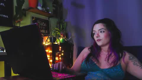 Snapshot of naughty_em_17 chatting on 24, 6, 2026 Em please help me reach 100 thumbs up 3 online show from 24, 6, 2026