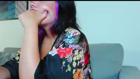 Snapshot of naughty_em_17 chatting on 26, 7, 2026 Em please help me reach 100 thumbs up 3 online show from 26, 7, 2026