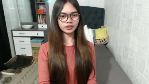 Snapshot of naughty_emmats chatting on 2, 12, 2024 emma online show from 2, 12, 2024