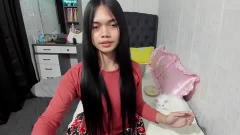 Snapshot of naughty_emmats chatting on 19, 12, 2024 emma online show from 19, 12, 2024