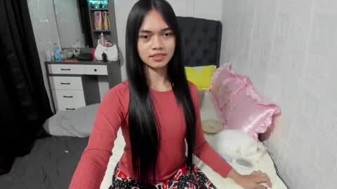 Snapshot of naughty_emmats chatting on 19, 12, 2024 emma online show from 19, 12, 2024