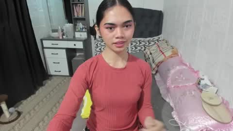 Snapshot of naughty_emmats chatting on 4, 1, 2025 emma online show from 4, 1, 2025