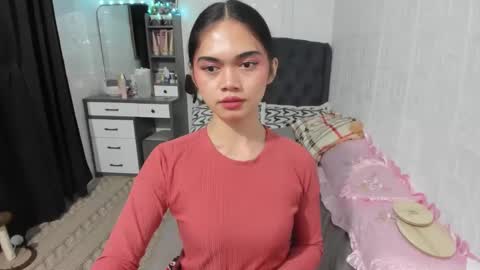 Snapshot of naughty_emmats chatting on 4, 1, 2025 emma online show from 4, 1, 2025