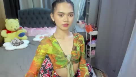 Snapshot of naughty_emmats chatting on 12, 11, 2025 emma online show from 12, 11, 2025