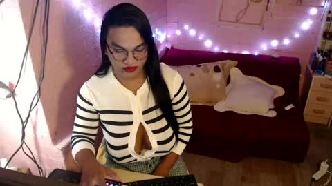 naughty_lorien143 online show from 25, 7, 2026