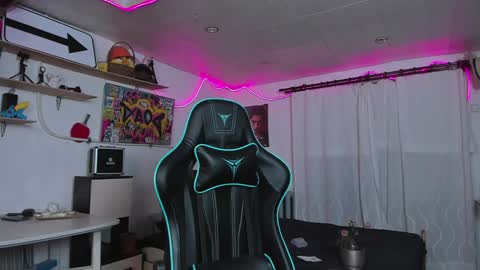 Snapshot of naughty_nik43 chatting on 9, 1, 2025 Nik online show from 9, 1, 2025