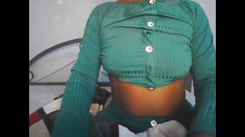 Snapshot of naughty_nilla chatting on 25, 9, 2025 naughty_nilla online show from 25, 9, 2025