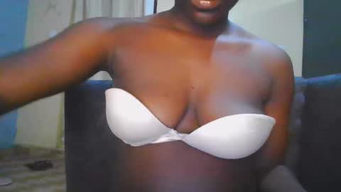 Snapshot of naughty_nilla chatting on 3, 11, 2025 naughty_nilla online show from 3, 11, 2025