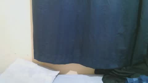 Snapshot of naughty_slender2 chatting on 7, 10, 2025 jn online show from 7, 10, 2025