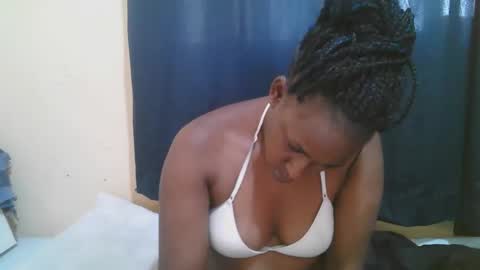 Snapshot of naughty_slender2 chatting on 15, 10, 2025 jn online show from 15, 10, 2025