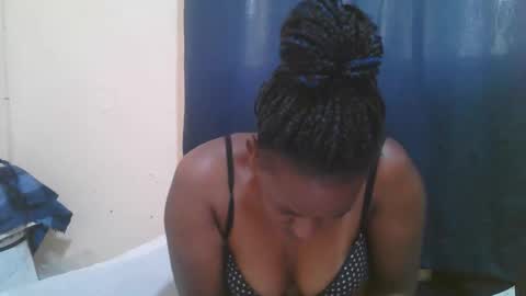 Snapshot of naughty_slender2 chatting on 18, 10, 2025 jn online show from 18, 10, 2025