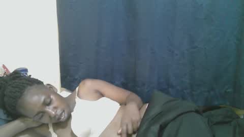 Snapshot of naughty_slender2 chatting on 22, 11, 2025 jn online show from 22, 11, 2025