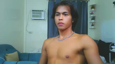 Snapshot of naughtyboylouie chatting on 30, 5, 2026 Loue online show from 30, 5, 2026