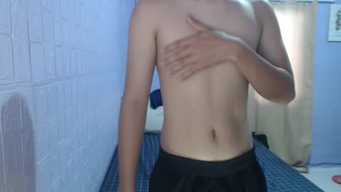 Snapshot of naughtyboytoni chatting on 4, 11, 2025 naughtyboytoni online show from 4, 11, 2025