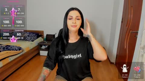 Snapshot of naughtycleo chatting on 13, 12, 2024 cleo online show from 13, 12, 2024