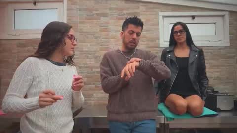 ANDREA STEPH  MIKE online show from 23, 10, 2025