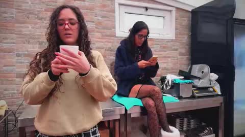 ANDREA STEPH  MIKE online show from 4, 12, 2025