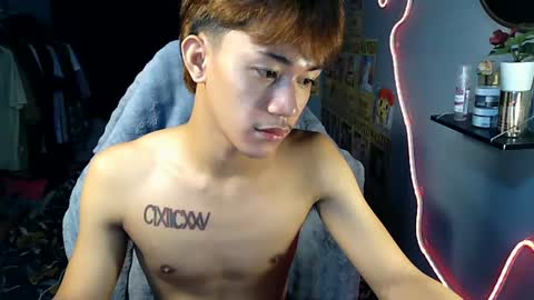 Snapshot of naugthyboyloy chatting on 9, 7, 2026 Loy online show from 9, 7, 2026