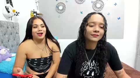 Snapshot of nay_and_aleja chatting on 4, 10, 2025 nay_and_aleja online show from 4, 10, 2025