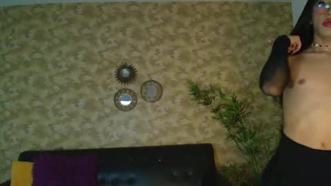 Snapshot of nayla_monroee chatting on 3, 12, 2025 Nayla online show from 3, 12, 2025