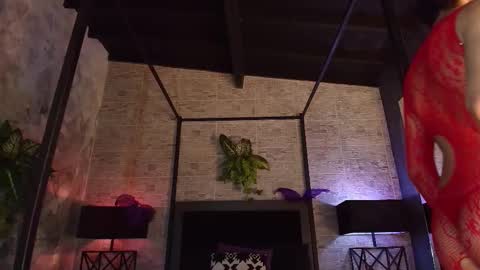 Snapshot of nayla_monroee chatting on 5, 12, 2025 Nayla online show from 5, 12, 2025