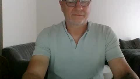 Snapshot of neckdown12 chatting on 19, 12, 2025 neckdown12 online show from 19, 12, 2025