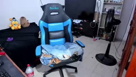 Geek Nicole    im Neeko UwU online show from 17, 7, 2026