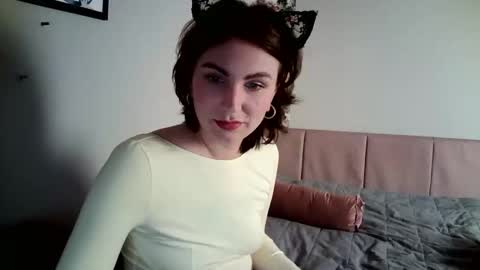Snapshot of nefertiti_queen chatting on 13, 10, 2025 nefertiti_queen online show from 13, 10, 2025
