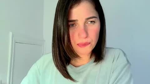 Neferutt online show from 6, 11, 2025