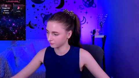 Snapshot of nekky_mouse chatting on 29, 5, 2026 Meow online show from 29, 5, 2026