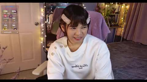 Snapshot of nekolicious143 chatting on 4, 12, 2025 Neko online show from 4, 12, 2025