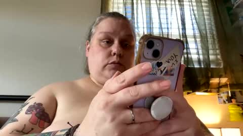 Snapshot of nellatlas chatting on 16, 4, 2026 Nellie Atlas online show from 16, 4, 2026