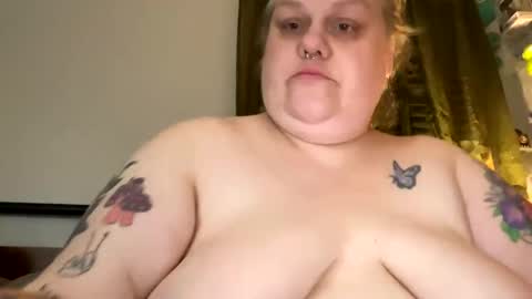Snapshot of nellatlas chatting on 19, 5, 2026 Nellie Atlas online show from 19, 5, 2026