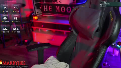 Snapshot of nelle_ chatting on 3, 1, 2025 online show from 3, 1, 2025