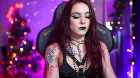 Snapshot of nelle_ chatting on 20, 12, 2025 online show from 20, 12, 2025