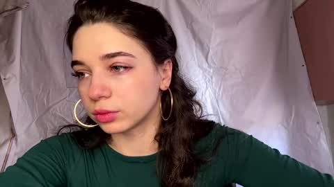 Snapshot of nelliezhu chatting on 8, 4, 2026 Angelihee online show from 8, 4, 2026