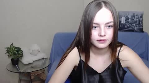 Snapshot of nensi_sweet chatting on 7, 3, 2025 nensi_sweet online show from 7, 3, 2025