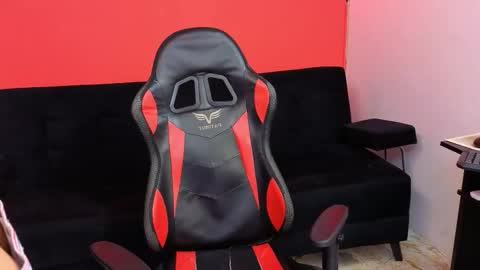 Snapshot of neo_twink chatting on 16, 12, 2025 just Daniel online show from 16, 12, 2025