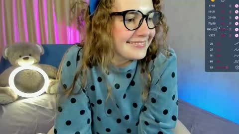 Snapshot of nerdy_goddess chatting on 13, 12, 2025 Aida online show from 13, 12, 2025